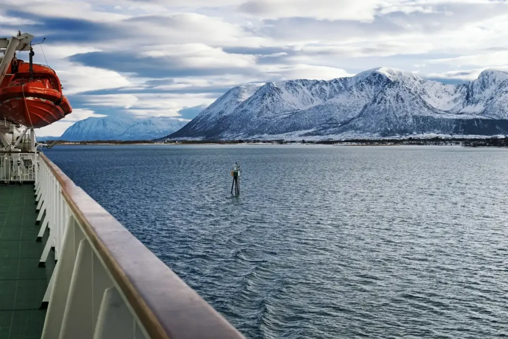 Lofoty widziane ze statku